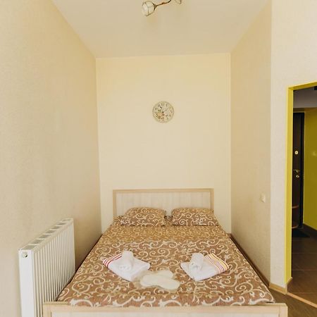 Затишні Apartments Біля Жд Вокзалу Iwano-Frankiwsk Zewnętrze zdjęcie