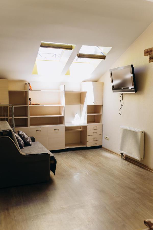 Затишні Apartments Біля Жд Вокзалу Iwano-Frankiwsk Zewnętrze zdjęcie