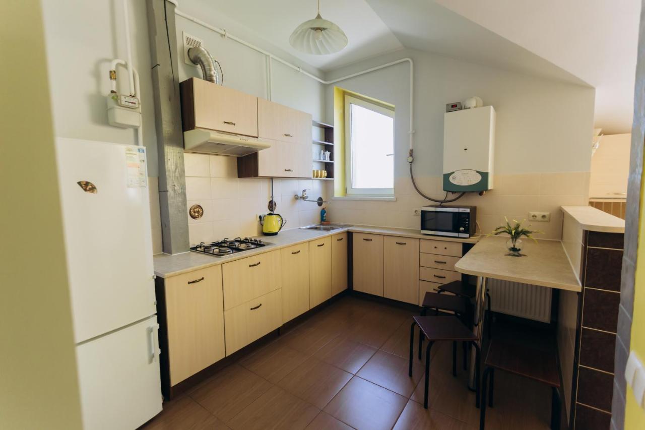 Затишні Apartments Біля Жд Вокзалу Iwano-Frankiwsk Zewnętrze zdjęcie